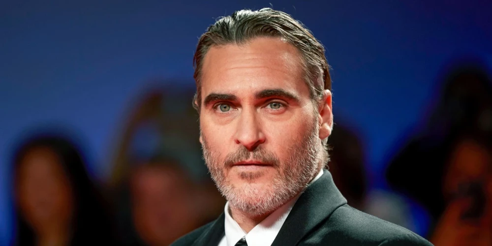 Joaquin Phoenix abandonne un projet de film LGBTQ+   la dernière minute